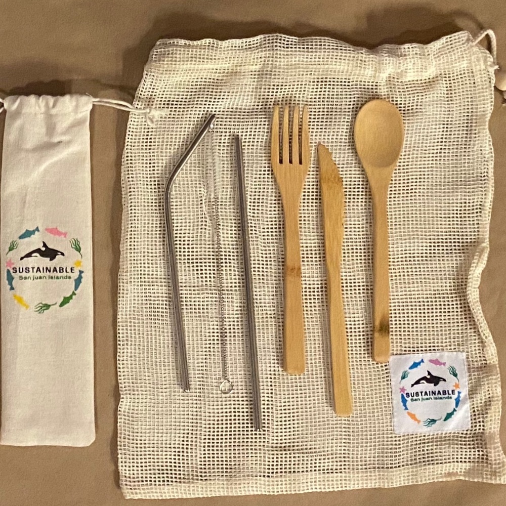 BAMBOO TRAVEL SILVERWARE, 2 STRAWS, CLEANER & BAG